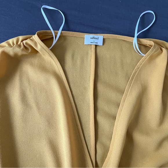 Aritzia Wilfred Reign Blouse Cairo Gold Size Small NWT - Picture 2 of 9